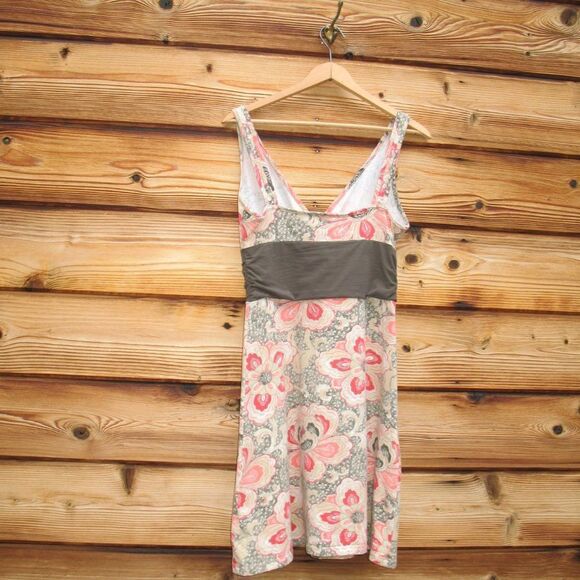 Patagonia Organic Cotton Floral Dress - Picture 6 of 8